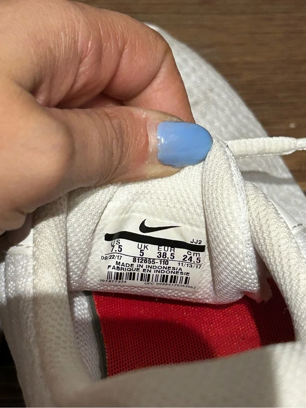 Nike womens white Tanjun mesh running shoes 7.5